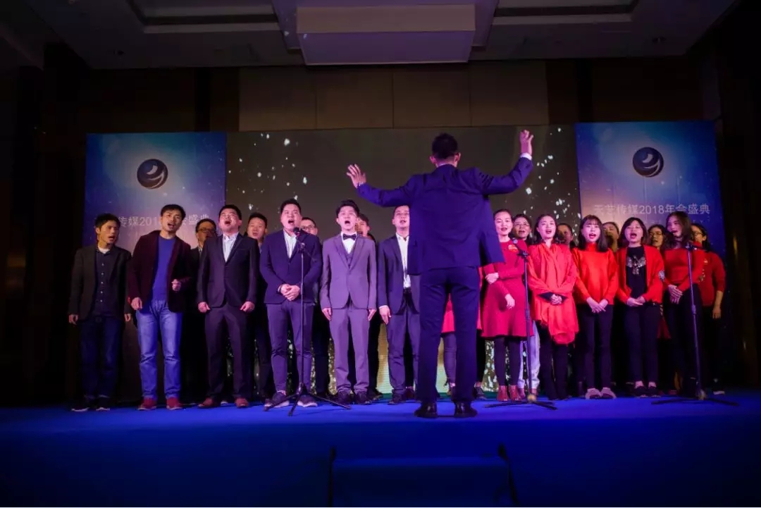 天藝合唱-愛(ài)拼才會(huì)贏(yíng)